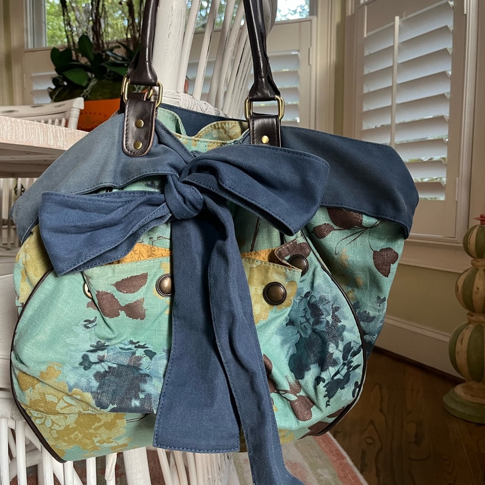 Deux Lux floral handbag